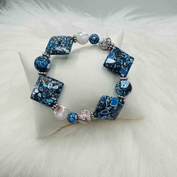 Square Beaded Geometric Unique Design Bracelets in light Blue theme - Picture 5 of 6